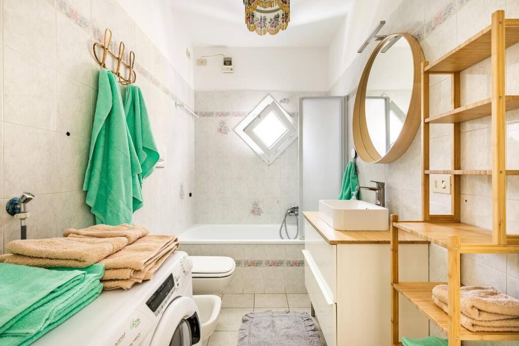 Centrale Vicino Spiagge E Ciclabile + Box-Auto ! Apartman Arma di Taggia Kültér fotó