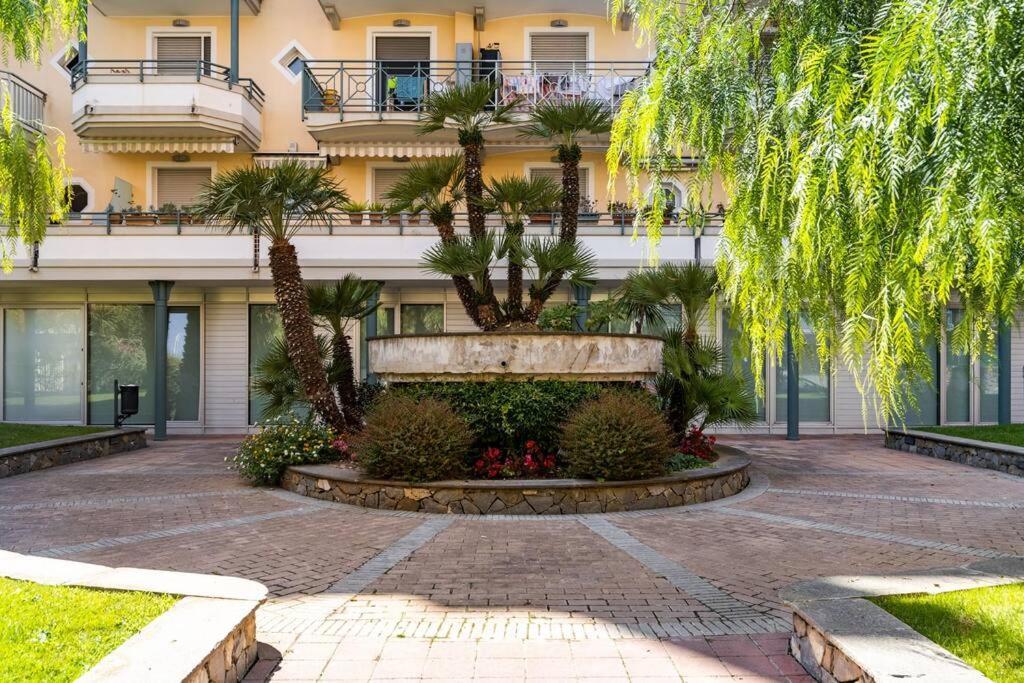 Centrale Vicino Spiagge E Ciclabile + Box-Auto ! Apartman Arma di Taggia Kültér fotó