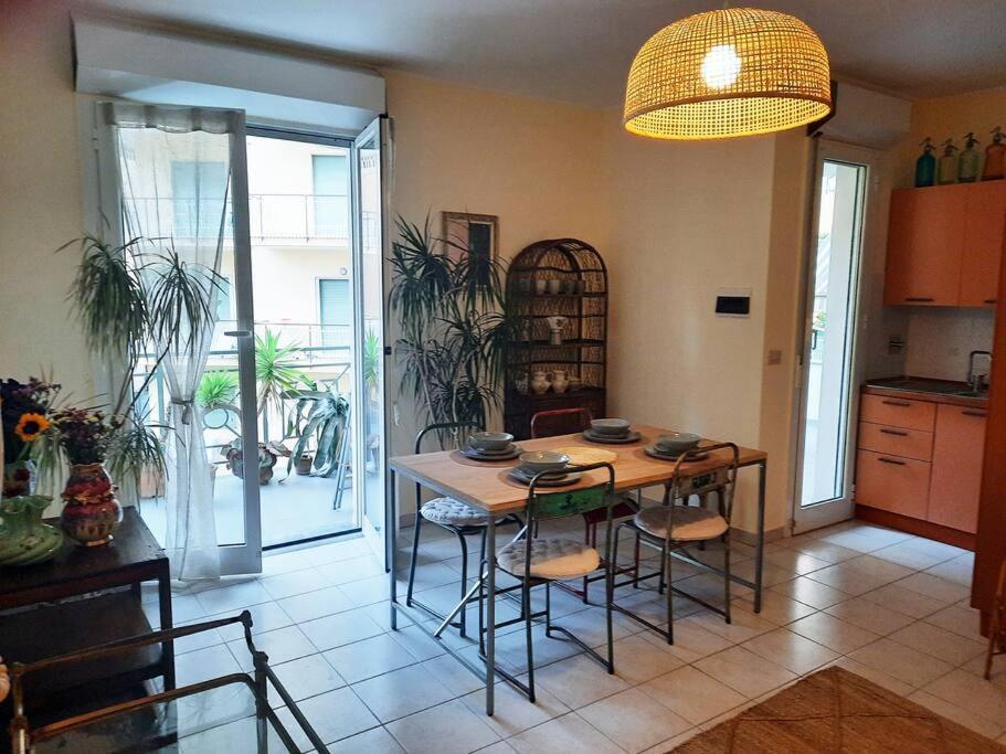 Centrale Vicino Spiagge E Ciclabile + Box-Auto ! Apartman Arma di Taggia Kültér fotó